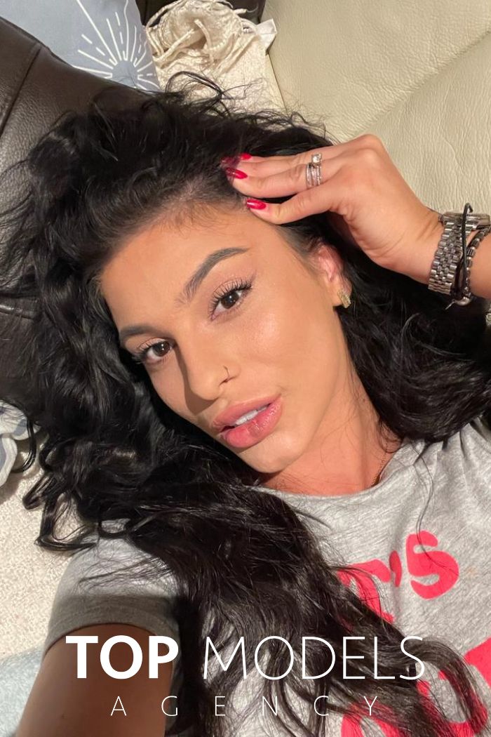 A selfie photo of Jasmine